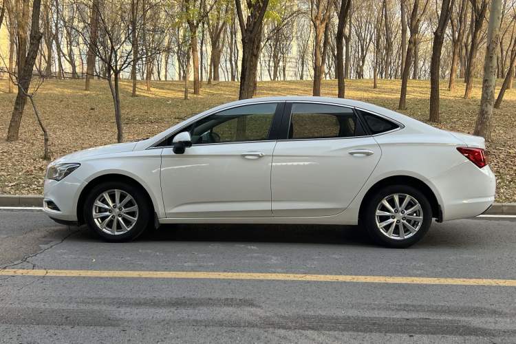 Used Buick Verano 2017 Sedan 20T Dual-Clutch Leading Model
