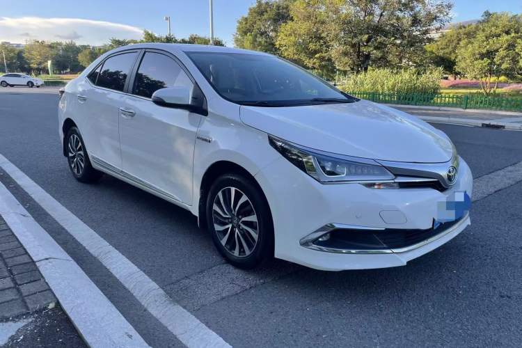 Used Toyota Corolla 2016 Dual-Engine 1.8L E-CVT Elite Edition
