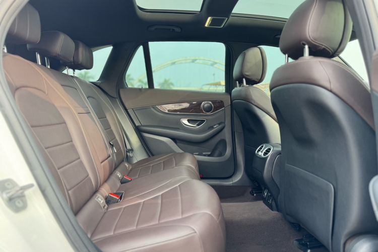 Used Mercedes-Benz GLC 2019 Facelift GLC 260 L 4MATIC Luxury Model