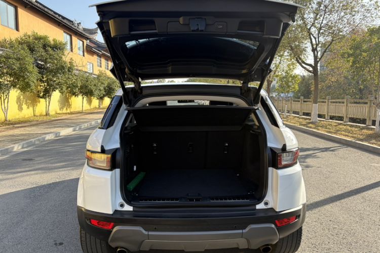 Used Land Rover Range Rover Evoque 2018 240 PS SE Smart Brilliance Edition