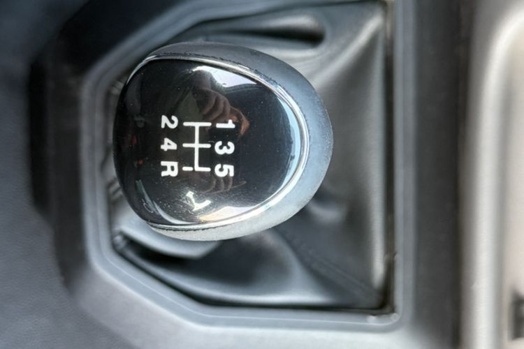 Used JMC Transit 2017 2.8T Commercial Version Short Wheelbase Mid-Roof 6/7/8-Seater JX493
