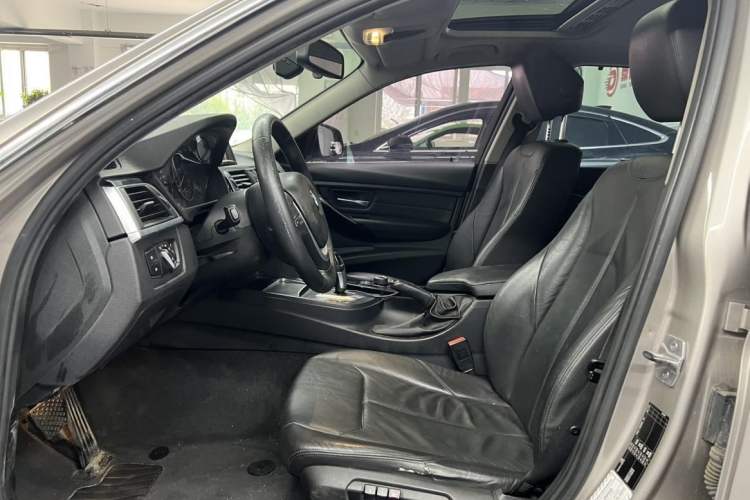 Used BMW 3 Series 2016 320Li Ambition Model
