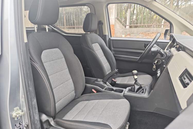 Used Wuling Zhengcheng 2021 1.5T Manual Comfort Version
