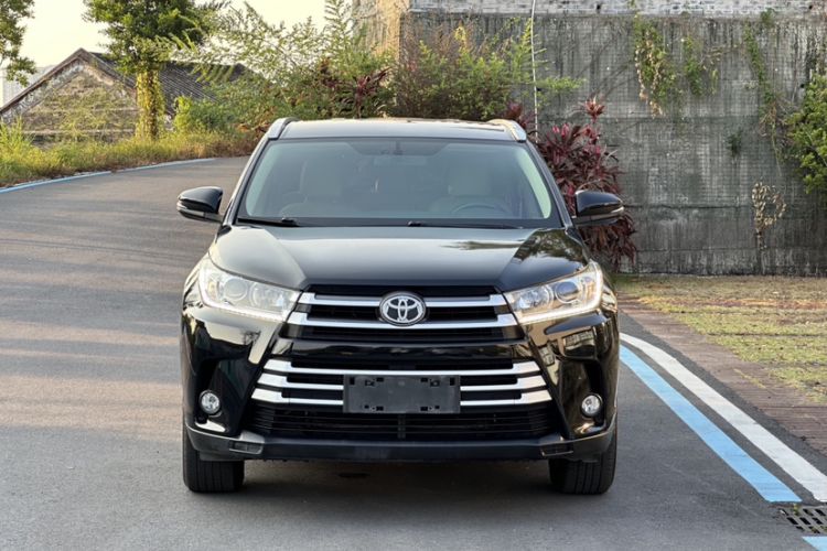 Used Toyota Highlander 2018 2.0T Two-Wheel Drive Elite Edition 7 Seats Emission Standard China V
