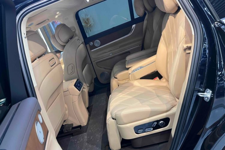 Used Hima AITO M9 2025 Extended-Range Ultra Version 52 kWh 6-Seater
