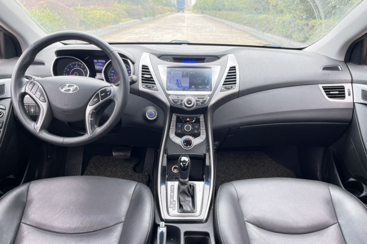 Used Hyundai Elantra 2015 1.6L Automatic Leading Model
