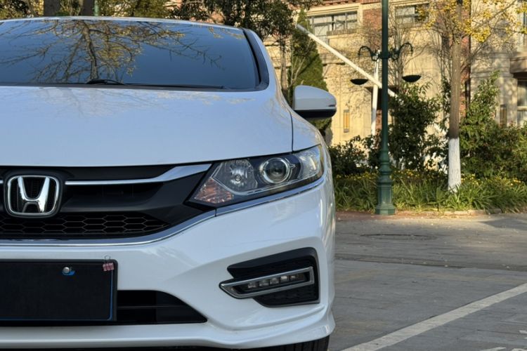 Used Honda Jade 2020 1.8L automatic Comfort version
