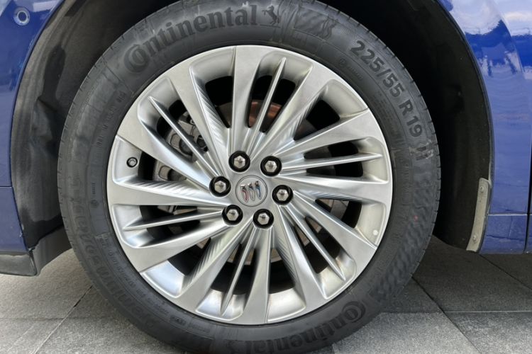 Used Buick Century 2023 2.0T Six-Seater Yinshi Edition
