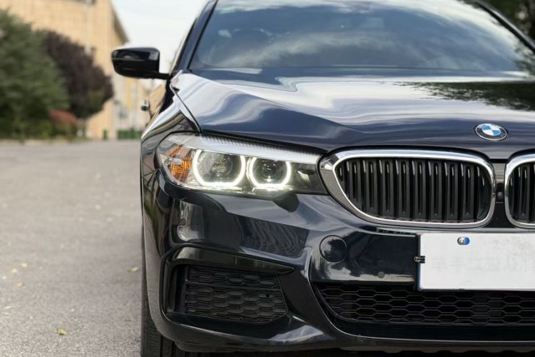 Used BMW 5 Series 2019 Facelifted 530Li Leading Edition M Sport Package
