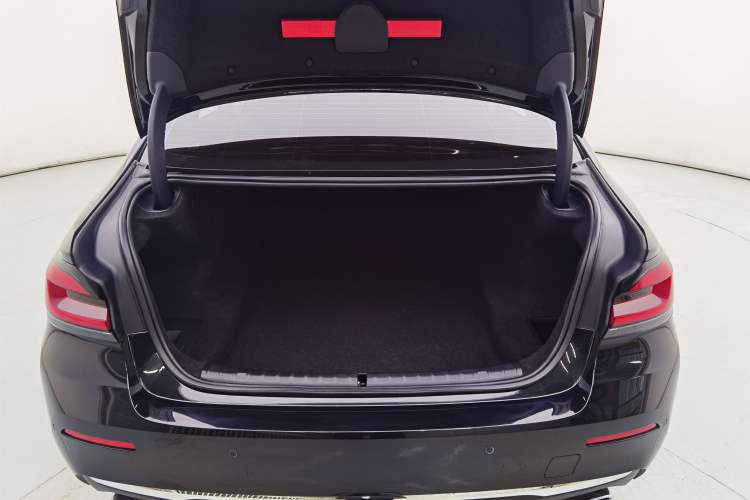 Used BMW 5 Series 2022 Updated 530Li Leading Edition Luxury Package
