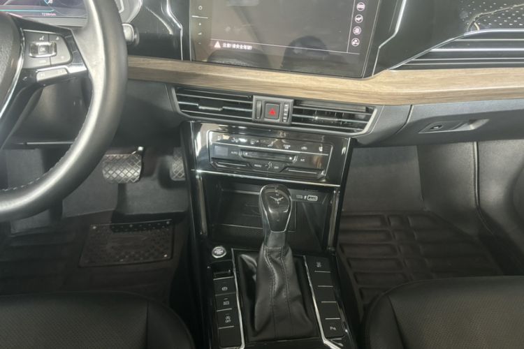 Used Volkswagen Passat 2020 330TSI Luxury Edition China VI
