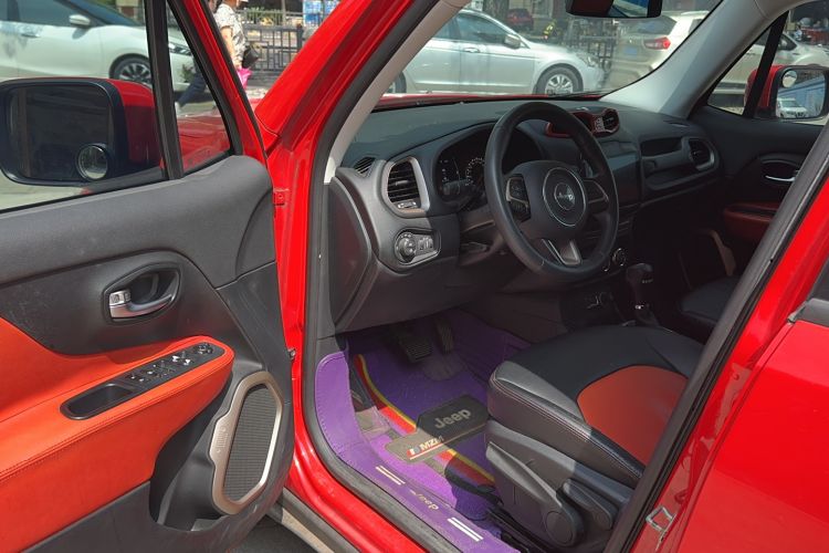 Used  Renegade 2016 1.4T Automatic High-Energy Version
