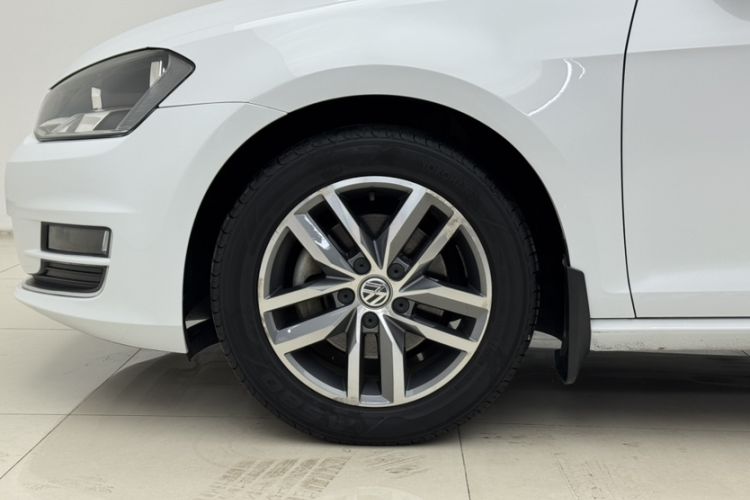 Used Volkswagen Golf 2016 230TSI Automatic Luxury Version
