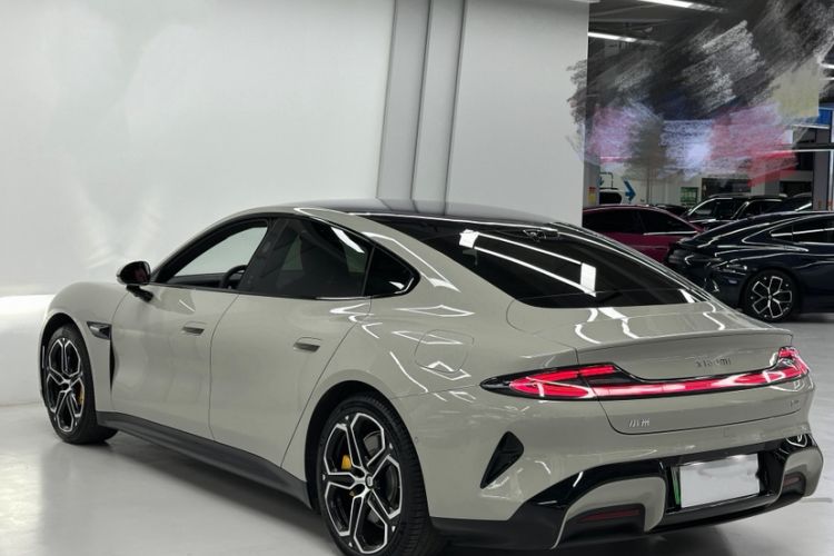 Used  SU7 2024 Rear-Drive Standard Founder Edition
