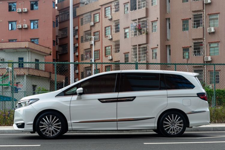 Used Honda Elysion 2022 2.0L eHEV Luxury First Edition