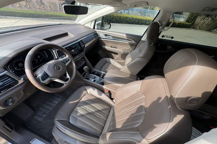 Used Volkswagen Viloran 2020 330TSI Luxury Edition
