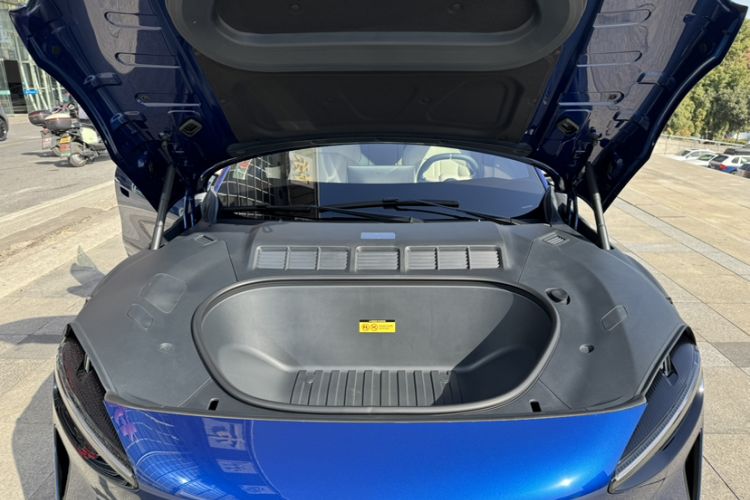 Used  YU7 2025 Ultra-Long Range High-Performance All-Wheel-Drive Max Edition