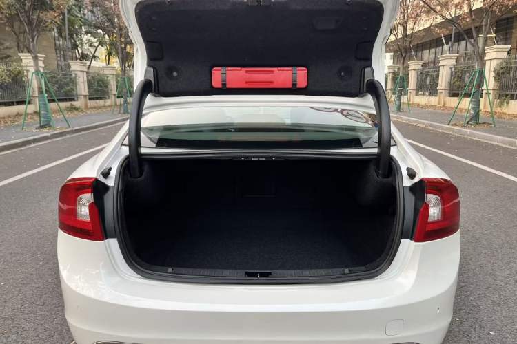 Used Volvo S60 2016 S60L T4 Zhiyuan Edition