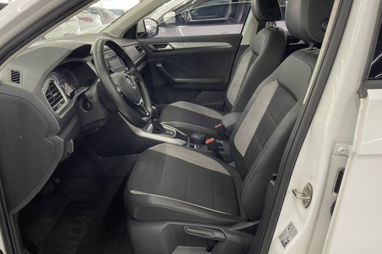 Used Volkswagen T-ROC 2018 230TSI DSG Two-Wheel Drive Advanced Version China V Standard
