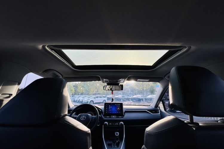 Used Toyota RAV4 2022 2.0L CVT Two-Wheel Drive Fashion Plus Edition
