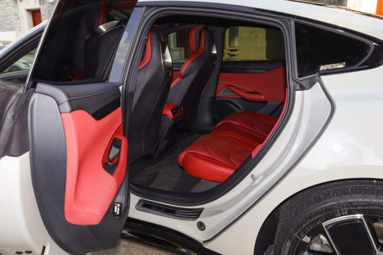 Used  SU7 2024 Rear-Drive Long-Range Intelligent Driving Version
