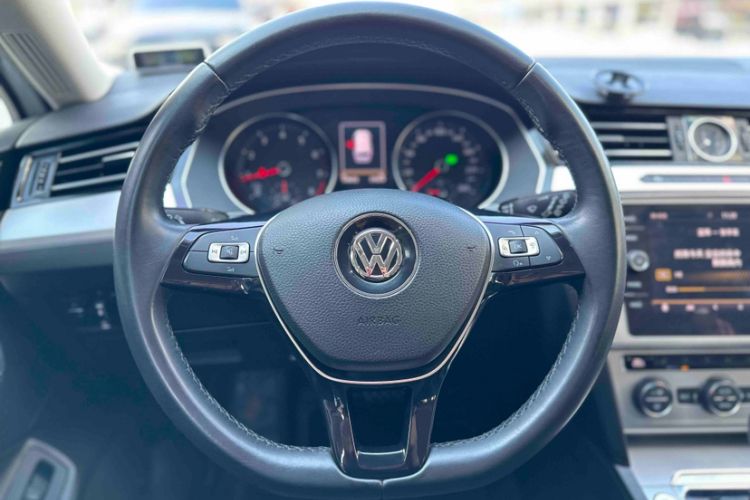 Used Volkswagen Variant 2018 380TSI Two-Wheel Drive Comfort Edition
