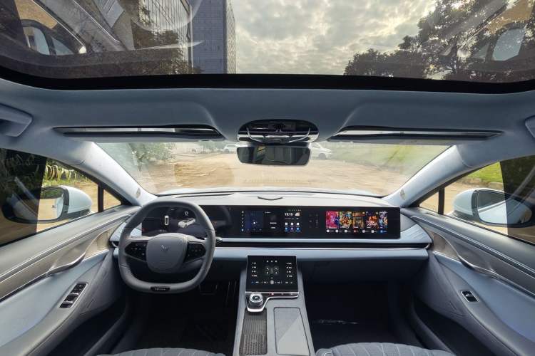 Used VOYAH PASSION 2023 Four-Wheel Drive Standard Edition