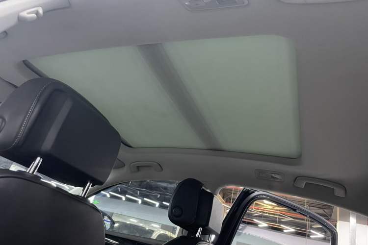 Used Volkswagen Passat 2019 330TSI Luxury Edition China VI Standard
