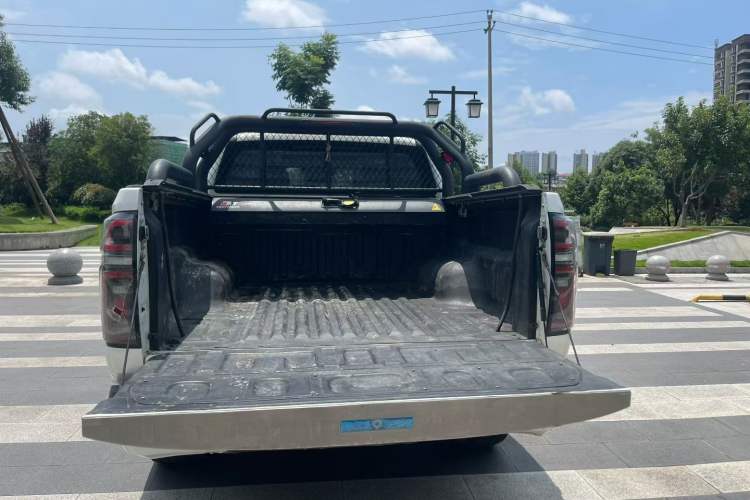 Used Great Wall Poer 2021 2.0T Global Version Automatic Diesel 4x4 Comfort Trim Standard Box GW4D20M
