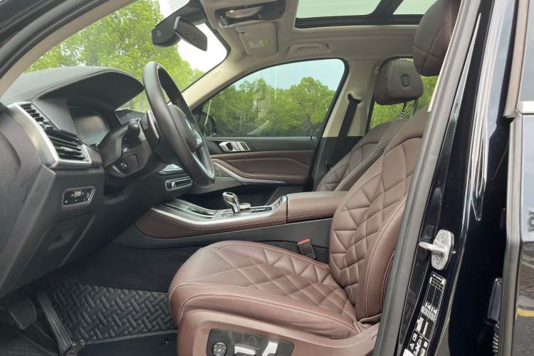 Used BMW X5 2022 Restyled xDrive 30Li Luxury Version M Sport Package
