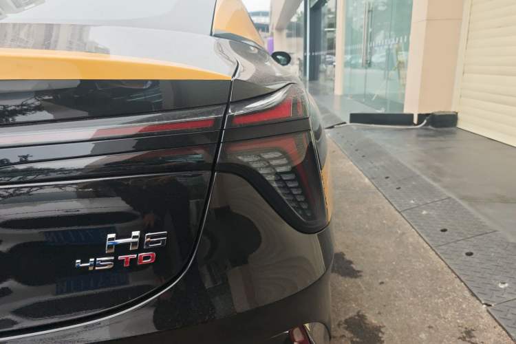 Used Hongqi H6 2024 2.0T ZhiShang Version