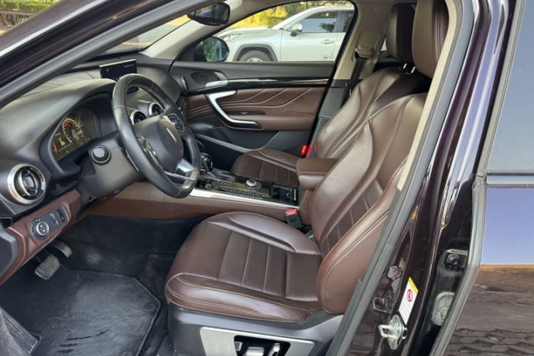 Used Wey VV7 2017 2.0T Ultra-Luxury Version
