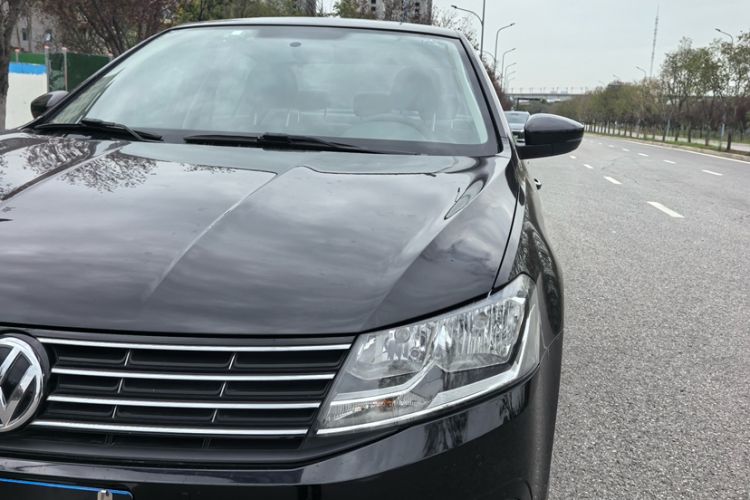 Used Volkswagen Lavida 2015 1.6L Automatic Comfort Edition
