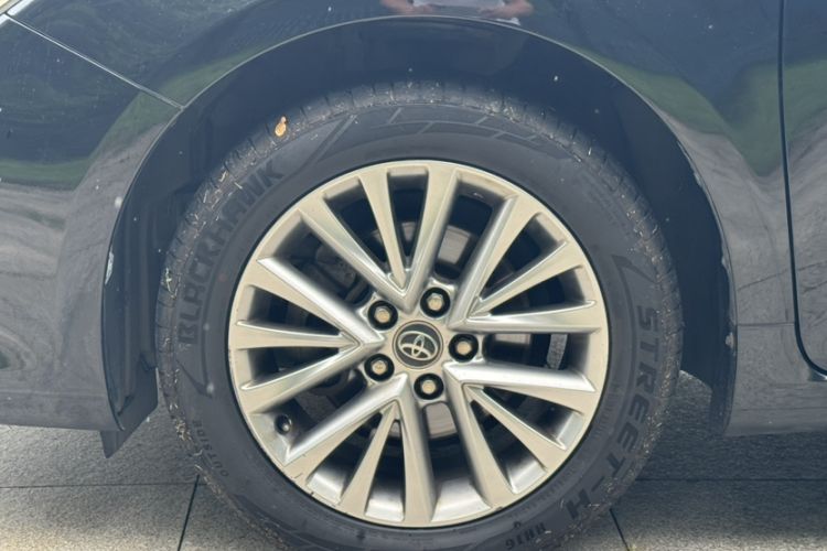 Used Toyota Camry 2016 2.5G 10th Anniversary Deluxe Navigation Edition
