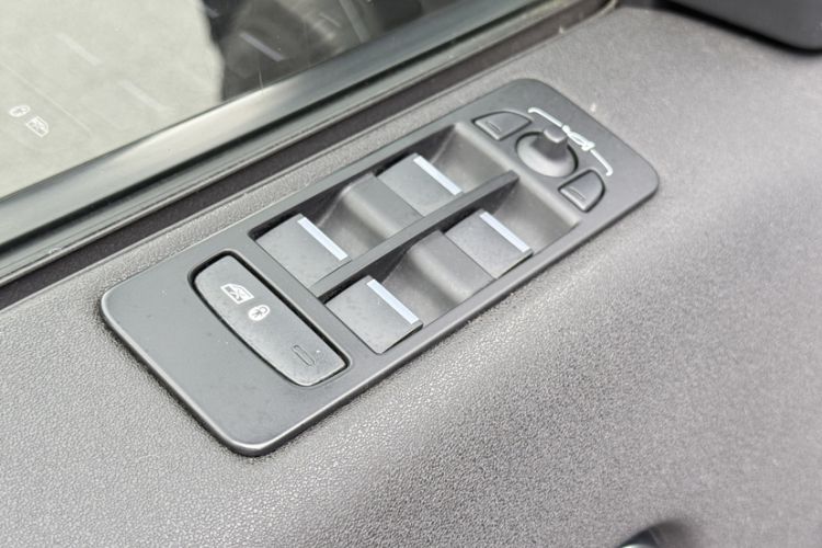 Used Land Rover Discovery Sport 2019 240 PS SE Version China VI Standard