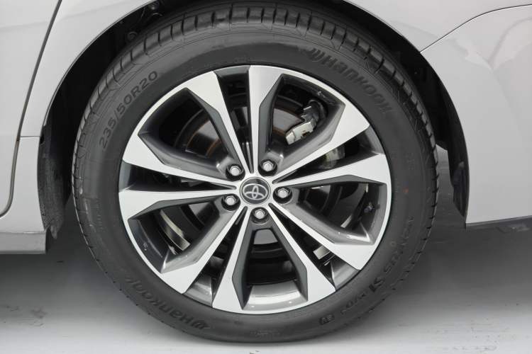 Used Toyota Granvia 2023 2.5L Hybrid Flagship VIP Edition
