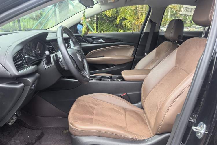 Used Buick Regal 2020 552T Luxury Version
