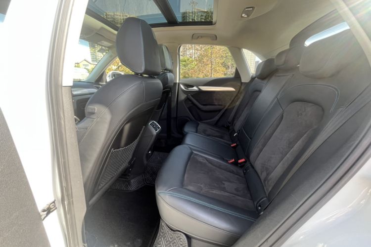 Used Audi Q3 2016 40 TFSI quattro all-wheel-drive sport model
