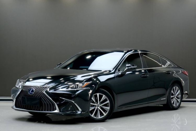 Used Lexus ES 2020 300h Premier Edition
