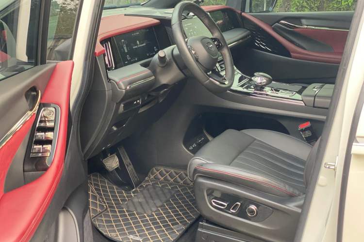 Used GAC Trumpchi M8 2023 Zongshi Series Dual-Motor Supreme Edition