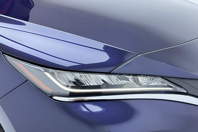 Used Toyota Harrier 2023 2.0L CVT Two-Wheel Drive Luxury Edition
