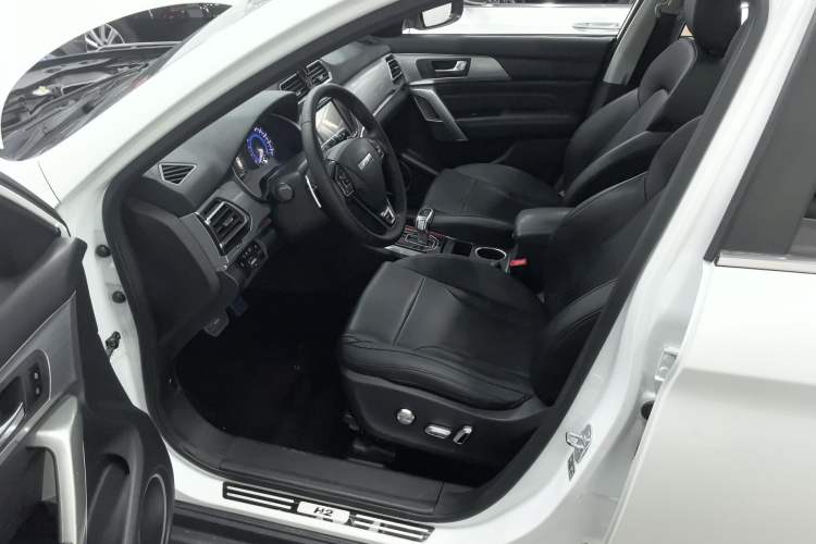 Used Haval H2 2018 Blue-Label 1.5T Dual-Clutch Two-Wheel-Drive Luxury Model
