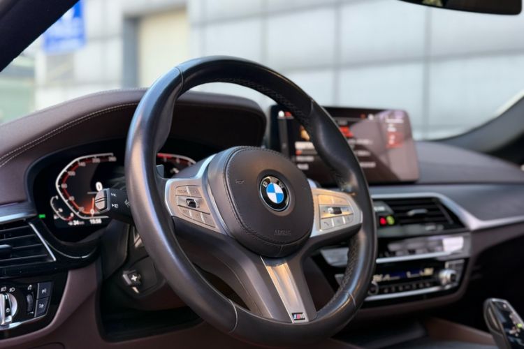 Used BMW 5 Series 2022 Second Facelift 530Li Leading Edition M Sport Package
