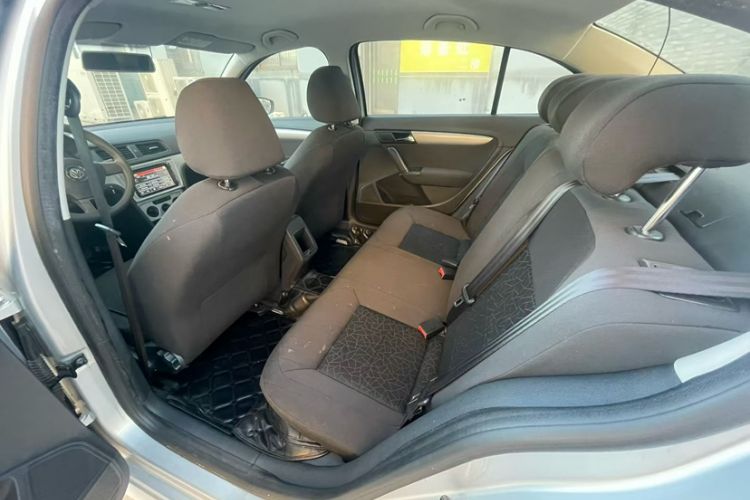 Used Volkswagen Lavida 2013 Revised Classic 1.6L Automatic Fashion Edition