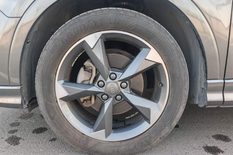 Used Audi Q3 2019 40 TFSI Fashion Dynamic Model
