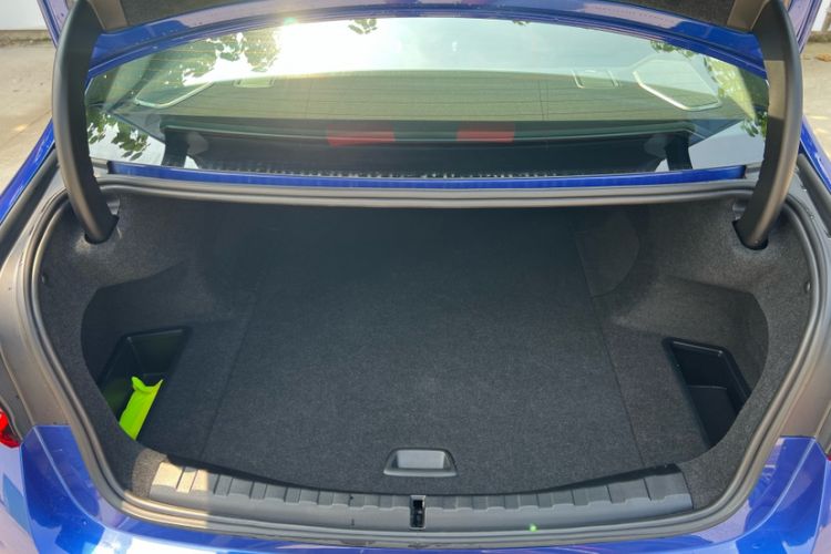 Used BMW i3 2023 eDrive 40 L Midnight Sports Package
