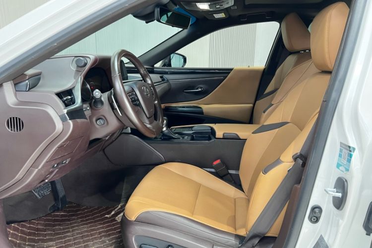 Used Lexus ES 2020 200 Excellence Edition
