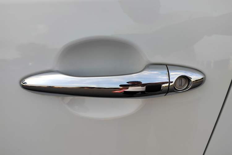 Used Kia Sportage R 2015 2.0L Automatic Two-Wheel Drive DLX Model
