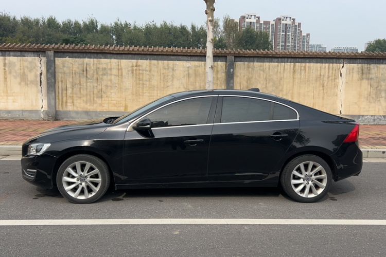 Used Volvo S60 2015 S60L 2.0T Zhiyuan Edition