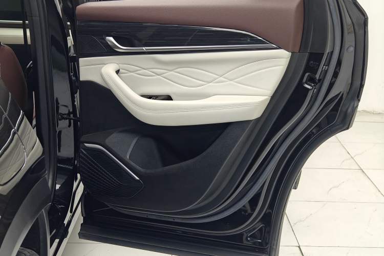 Used Geely Auto Monjaro L 2024 2.0TD High-Power Automatic Two-Wheel Drive Yunqi Version
